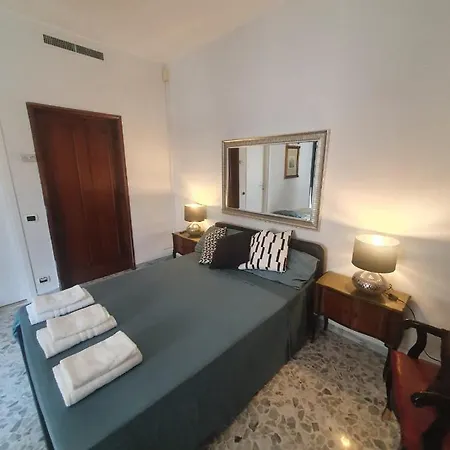 Guest house Cado Dalle Nubi 3 O 4 Posti Letto Con Bagno Privato E Doccia Idromassaggio