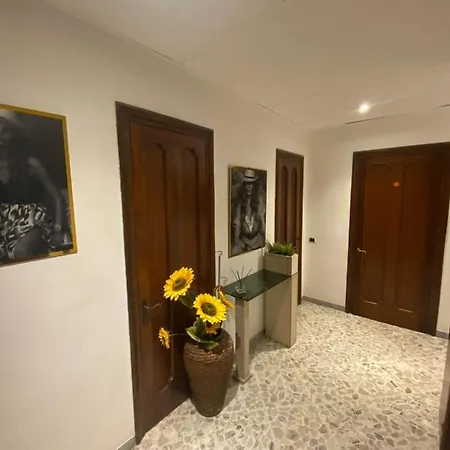 Cado Dalle Nubi 3 O 4 Posti Letto Con Bagno Privato E Doccia Idromassaggio Guest house *