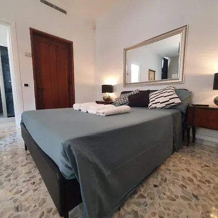 Cado Dalle Nubi 3 O 4 Posti Letto Con Bagno Privato E Doccia Idromassaggio Πανσιόν