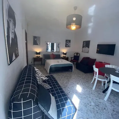 Cado Dalle Nubi 3 O 4 Posti Letto Con Bagno Privato E Doccia Idromassaggio Πανσιόν *